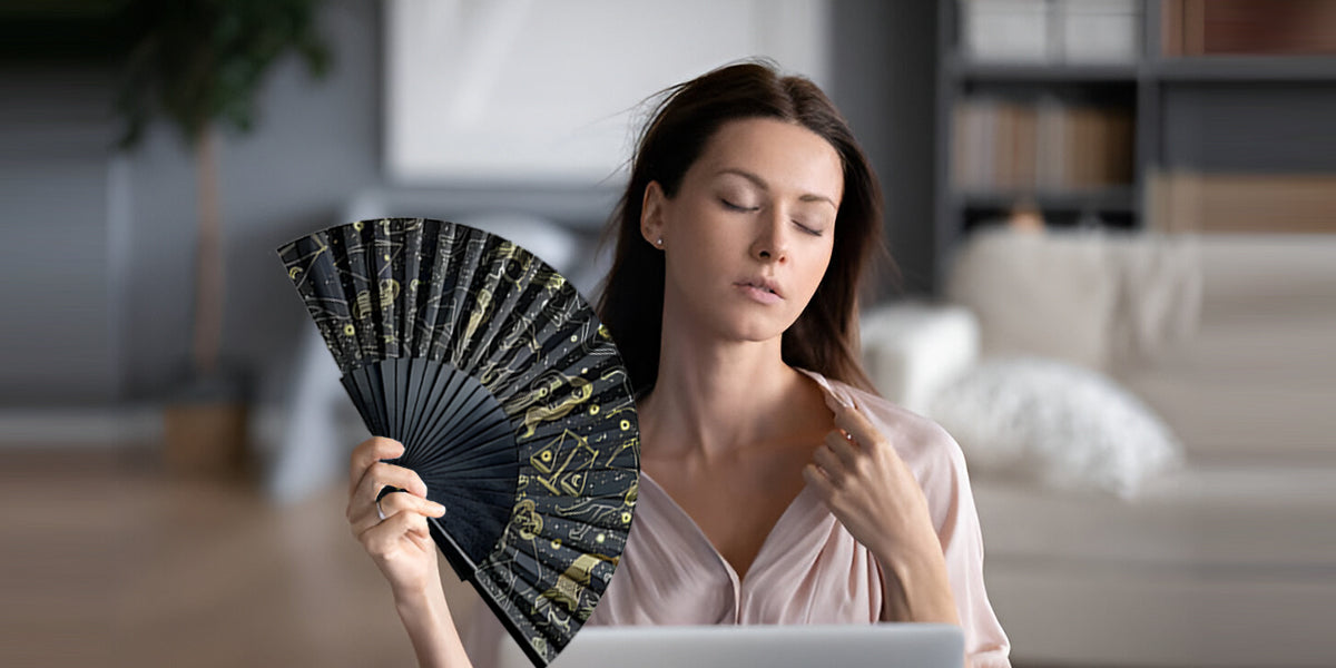 Unleashing Elegance: The Hand Fan Comeback Everyone’s Talking About 🌟